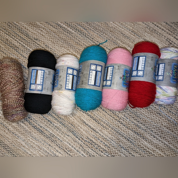Crochet Yarn set 7 skeins - Picture 4 of 6